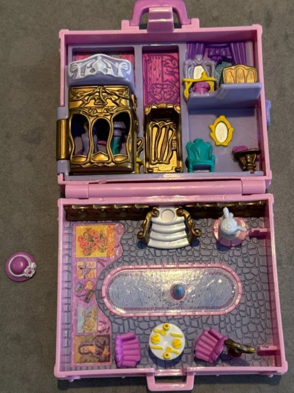 Polly in Paris Bluebird Vintage Polly Pocket Compact with Hat Accessory 1996